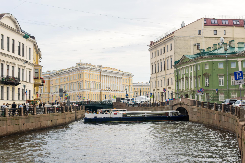 Жилое здание. наб. реки Мойки, 16. Санкт-Петербург